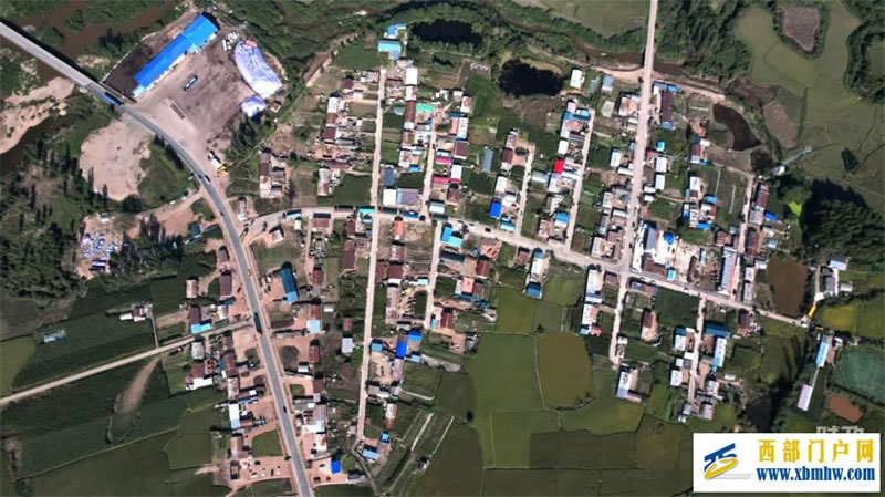 时政星空网页版登录入口眼丨习近平赴黑龙江看望慰问受灾群众,重点关注了什么(图5) 时政星空网页版登录入口眼丨习近平赴黑龙江看望慰问受灾群众,重点关注了什么(图5)