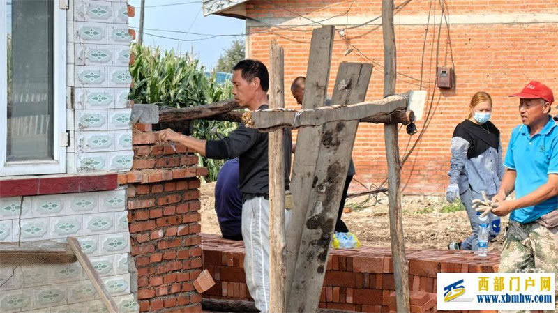 时政星空网页版登录入口眼丨习近平赴黑龙江看望慰问受灾群众,重点关注了什么(图6) 时政星空网页版登录入口眼丨习近平赴黑龙江看望慰问受灾群众,重点关注了什么(图6)