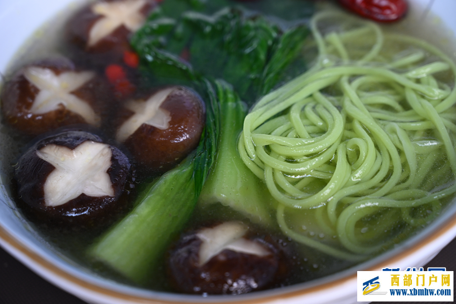 第二届全国拉面技能大赛青海化隆开赛(图3) 第二届全国拉面技能大赛青海化隆开赛(图3)