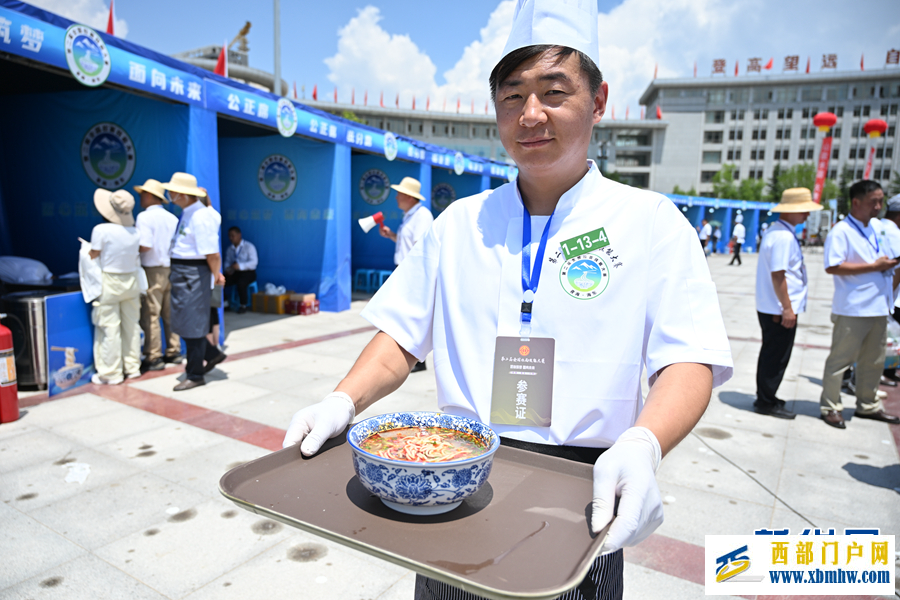 第二届全国拉面技能大赛青海化隆开赛(图4) 第二届全国拉面技能大赛青海化隆开赛(图4)