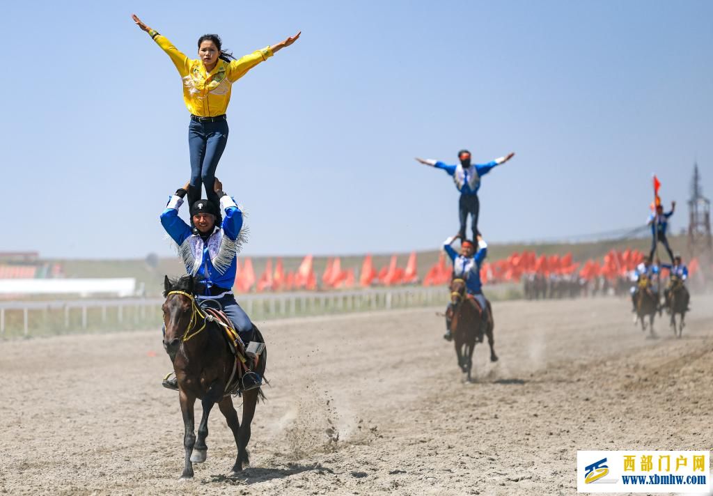盛夏时节 在新疆昭苏领略万马奔腾(图10) 盛夏时节 在新疆昭苏领略万马奔腾(图10)