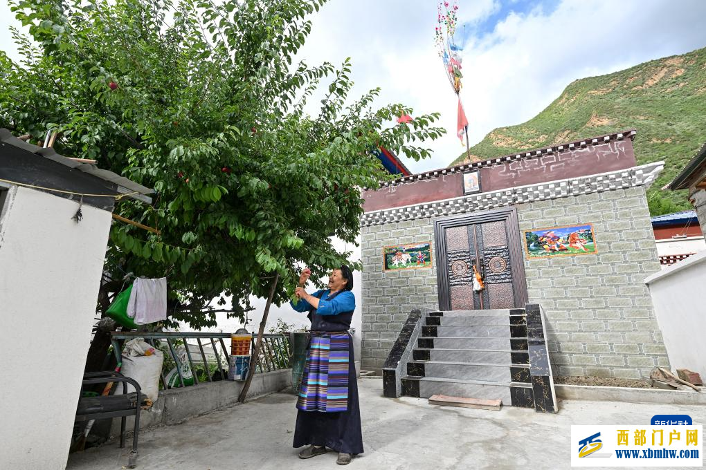 辉煌60载 魅力新西藏|西藏朗县:农房更新展笑颜(图2) 辉煌60载 魅力新西藏|西藏朗县:农房更新展笑颜(图2)