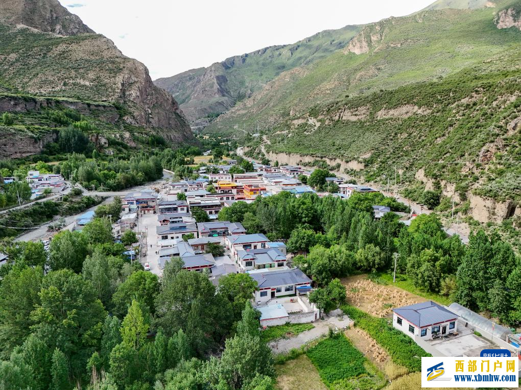 辉煌60载 魅力新西藏|西藏朗县:农房更新展笑颜(图6) 辉煌60载 魅力新西藏|西藏朗县:农房更新展笑颜(图6)