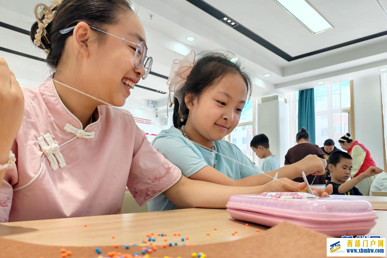 指尖盛开“太阳花” “七彩假期”乐享多(图3) 指尖盛开“太阳花” “七彩假期”乐享多(图3)