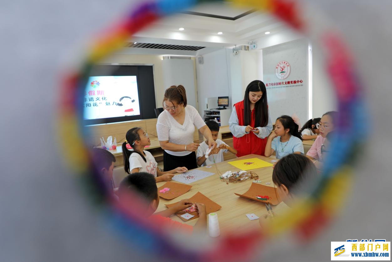 指尖盛开“太阳花” “七彩假期”乐享多(图4) 指尖盛开“太阳花” “七彩假期”乐享多(图4)