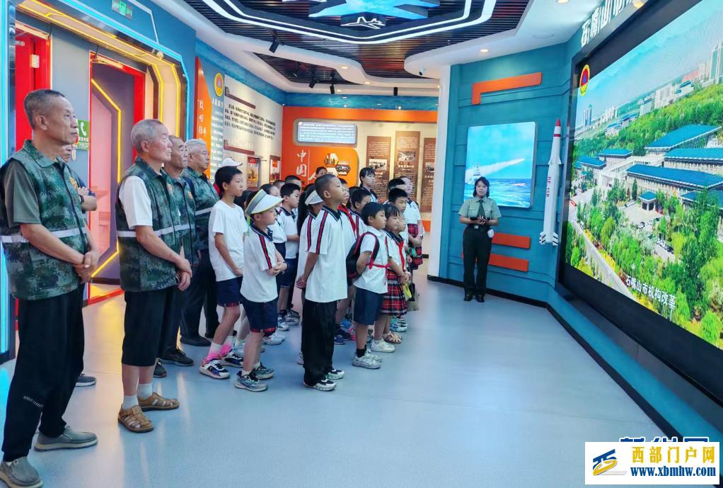 宁夏石嘴山:崇军助农迎“八一”(图1) 宁夏石嘴山:崇军助农迎“八一”(图1)