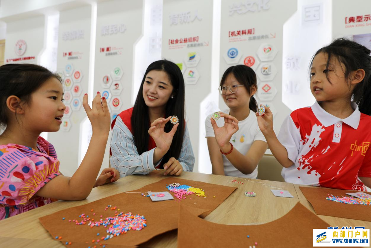 指尖盛开“太阳花” “七彩假期”乐享多(图1) 指尖盛开“太阳花” “七彩假期”乐享多(图1)