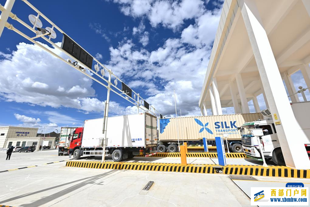 “巅峰”之下,开放“脉动”更强劲(图1) “巅峰”之下,开放“脉动”更强劲(图1)