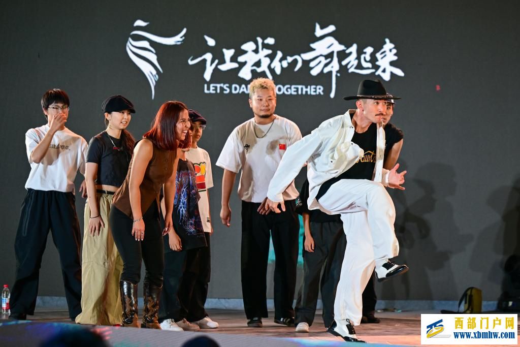 新疆“丝绸之路”街舞展演燃动油城(图12) 新疆“丝绸之路”街舞展演燃动油城(图12)