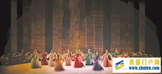 第十四届中国艺术节上的改编剧目受观众热捧(图1) 第十四届中国艺术节上的改编剧目受观众热捧(图1)