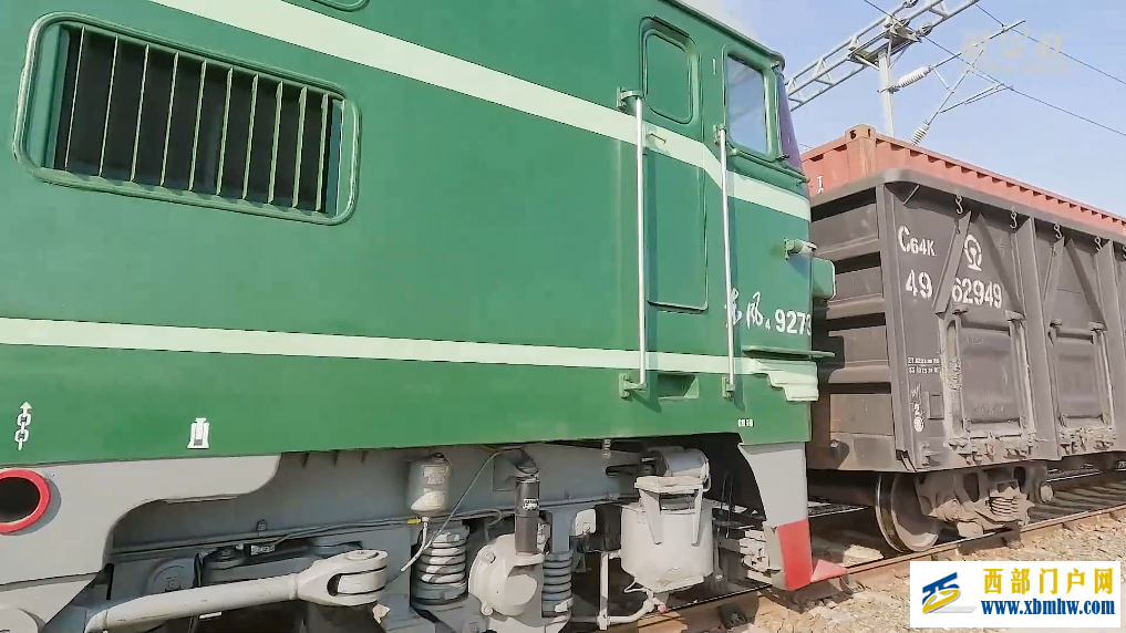 新疆霍尔果斯口岸今年通行中欧(中亚)班列突破8000列(图2) 新疆霍尔果斯口岸今年通行中欧(中亚)班列突破8000列(图2)