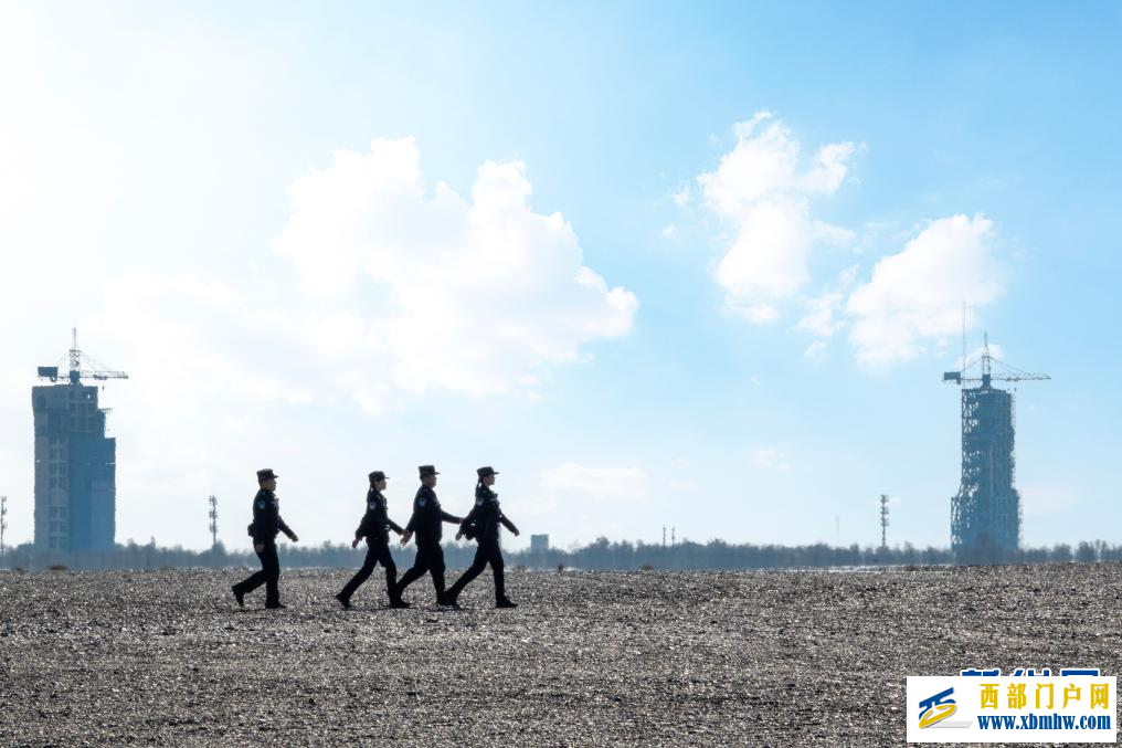 阿拉善边境管理支队全力护航神舟二十一号载人飞船发射任务(图2) 阿拉善边境管理支队全力护航神舟二十一号载人飞船发射任务(图2)