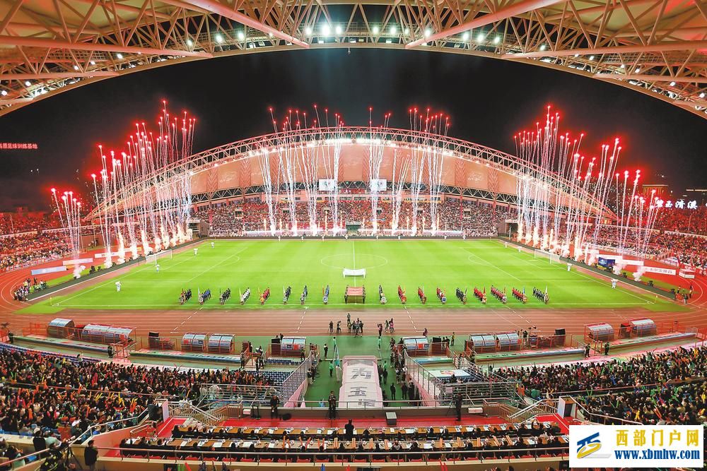 滇超联赛玉溪开赛 燃动高原足球梦(图1) 滇超联赛玉溪开赛 燃动高原足球梦(图1)