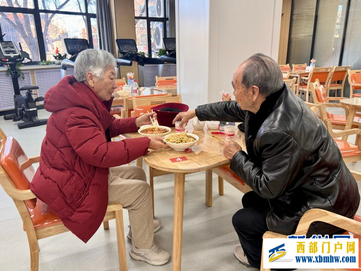 “小饭碗”里有民生大幸福——青海西宁每年为6万余老人提供助餐服务(图3) “小饭碗”里有民生大幸福——青海西宁每年为6万余老人提供助餐服务(图3)