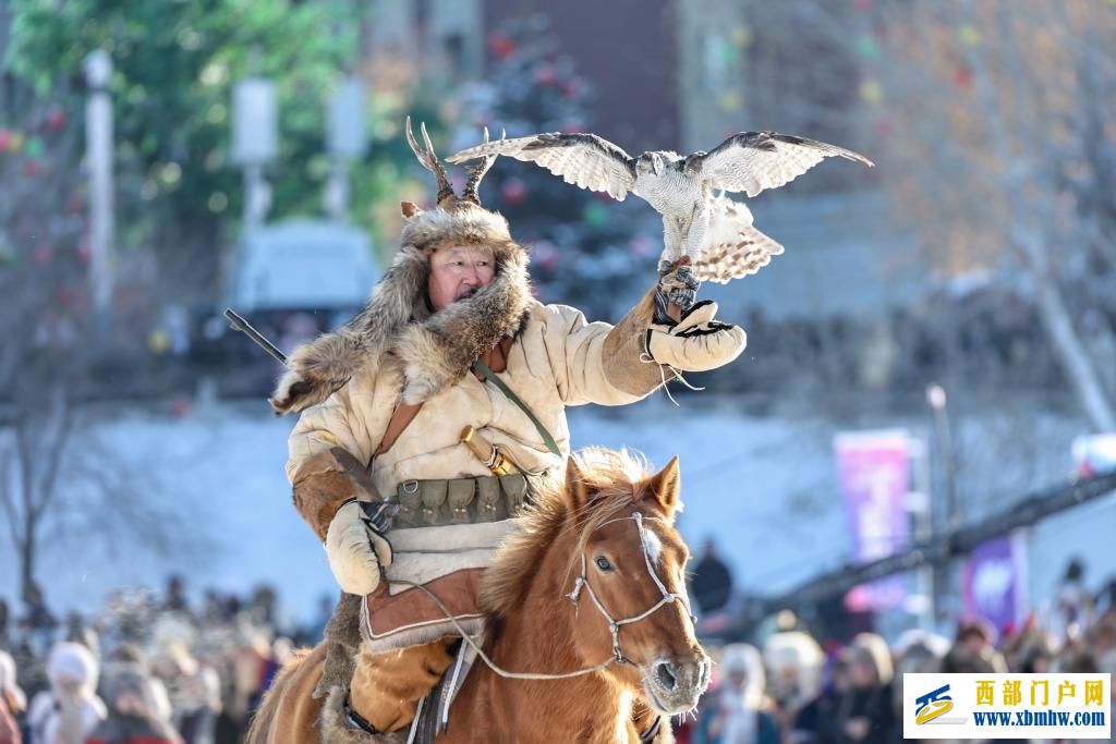 首次走进城市 第二十一届内蒙古自治区冰雪那达慕开幕(图1) 1.jpg